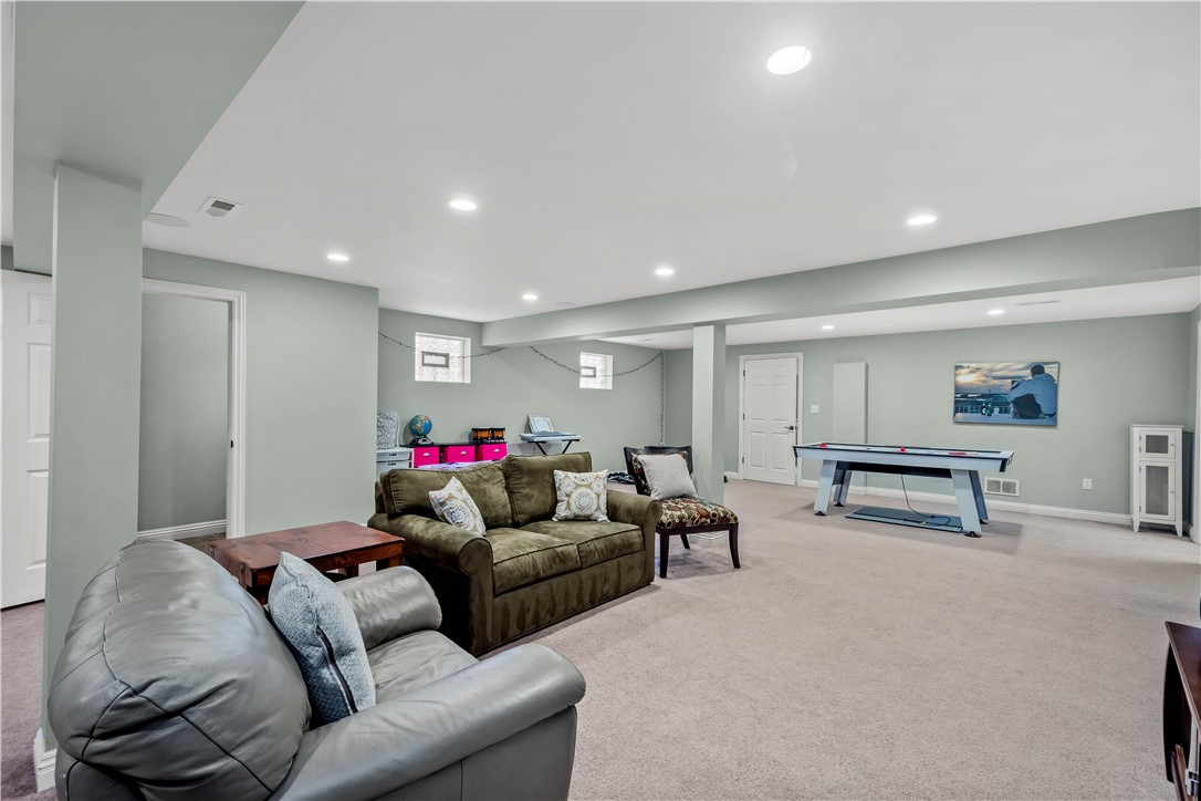 319 Henry Avenue