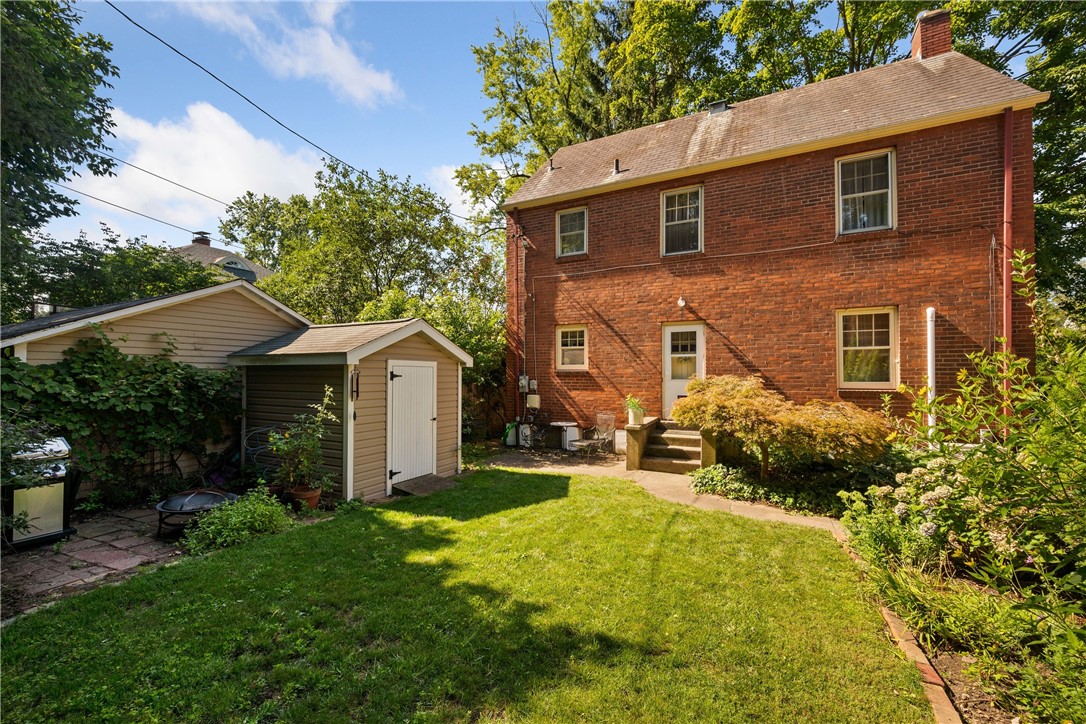 1207 Colonial Place