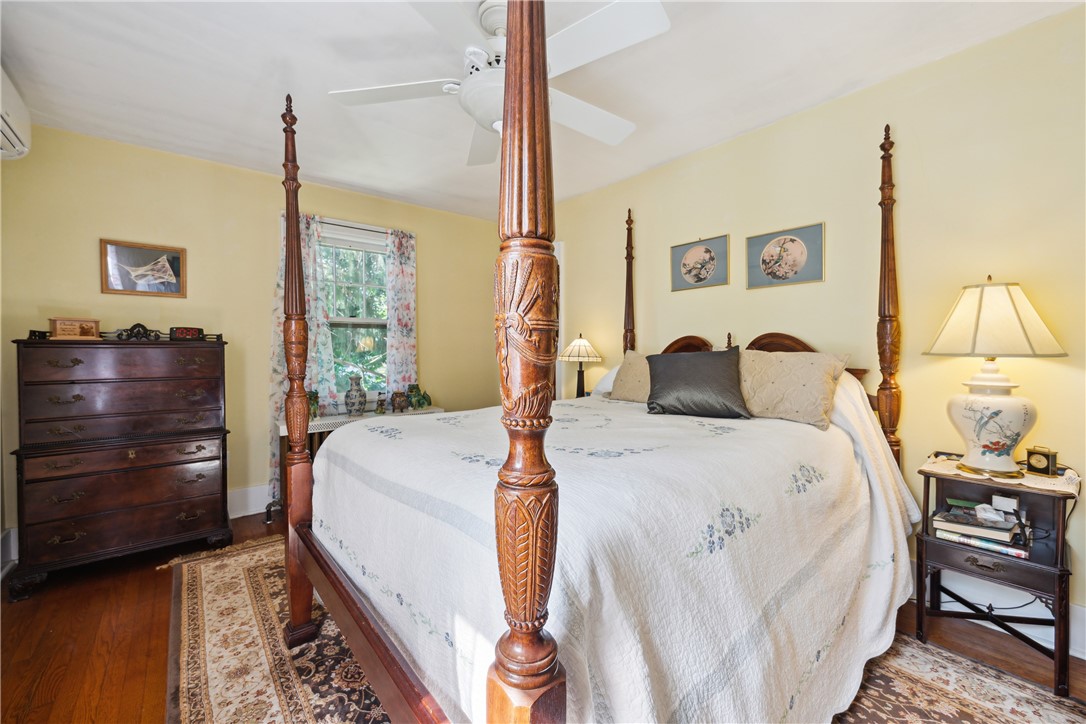 1207 Colonial Place