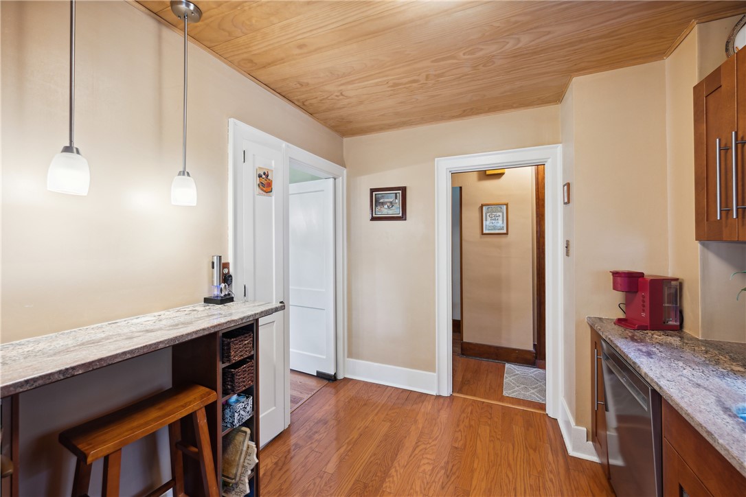1207 Colonial Place