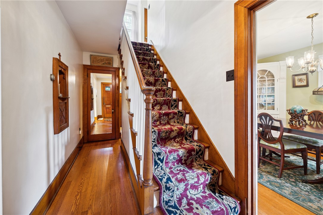 1207 Colonial Place