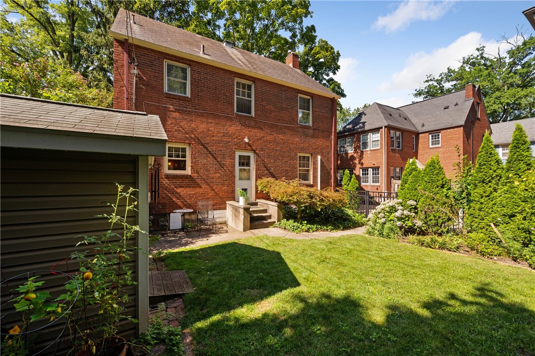 1207 Colonial Place