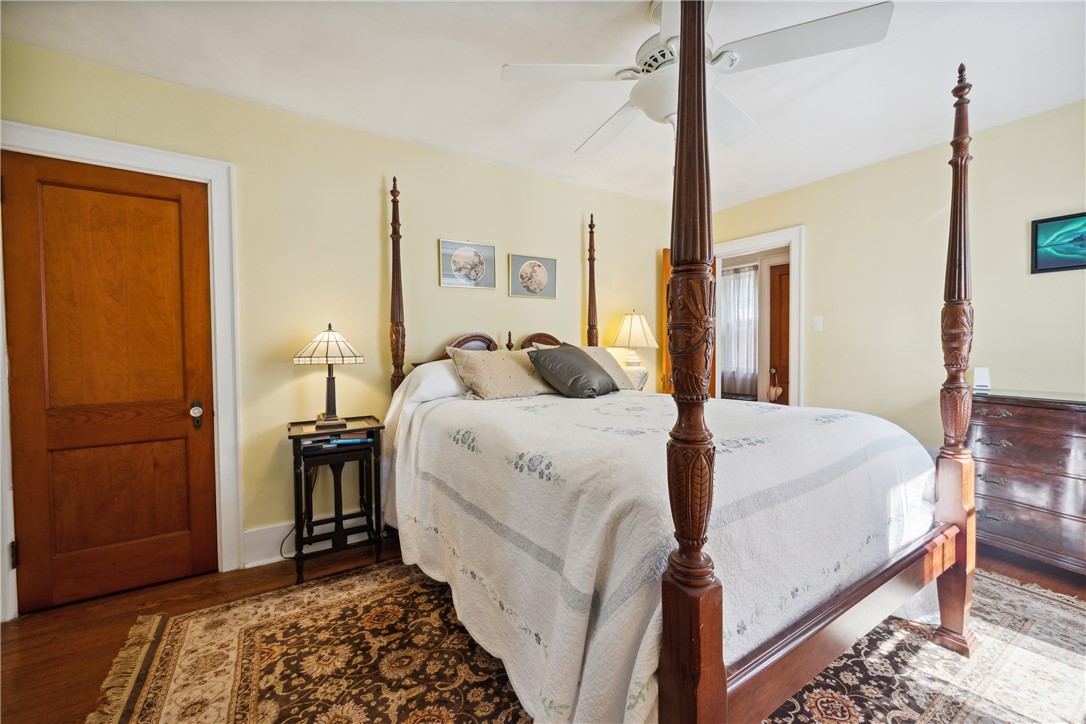 1207 Colonial Place