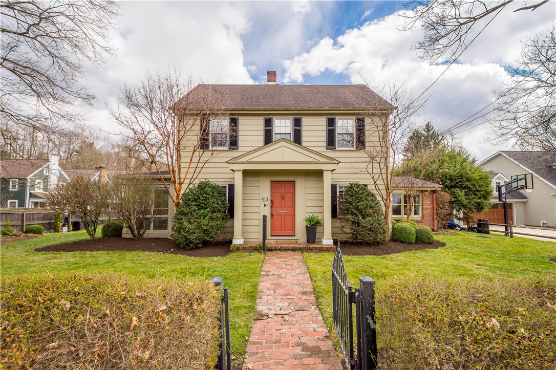 410 Edgeworth Ln