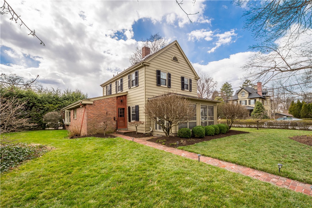 410 Edgeworth Ln