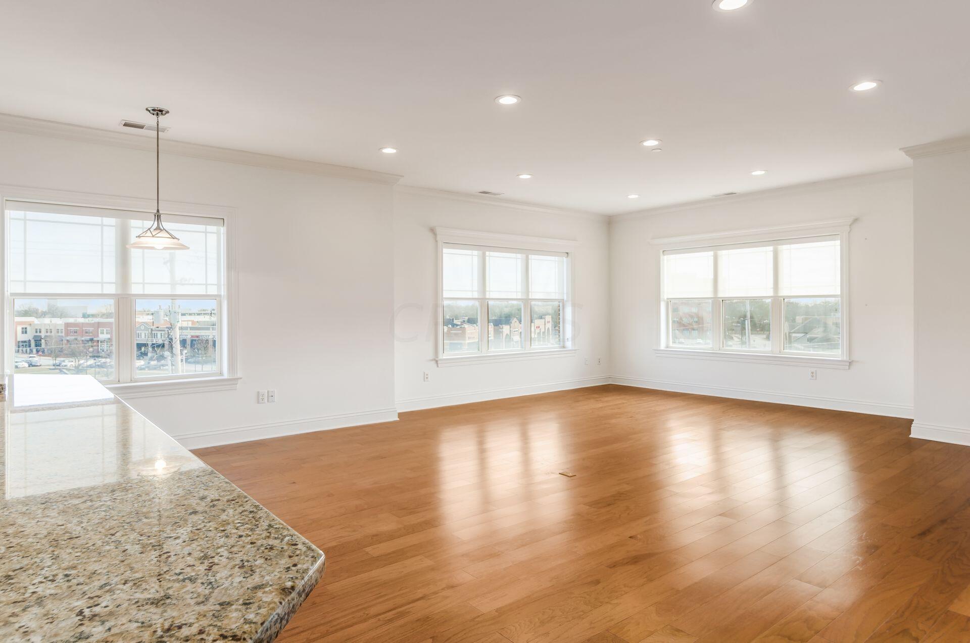 3175 Tremont Road, 402