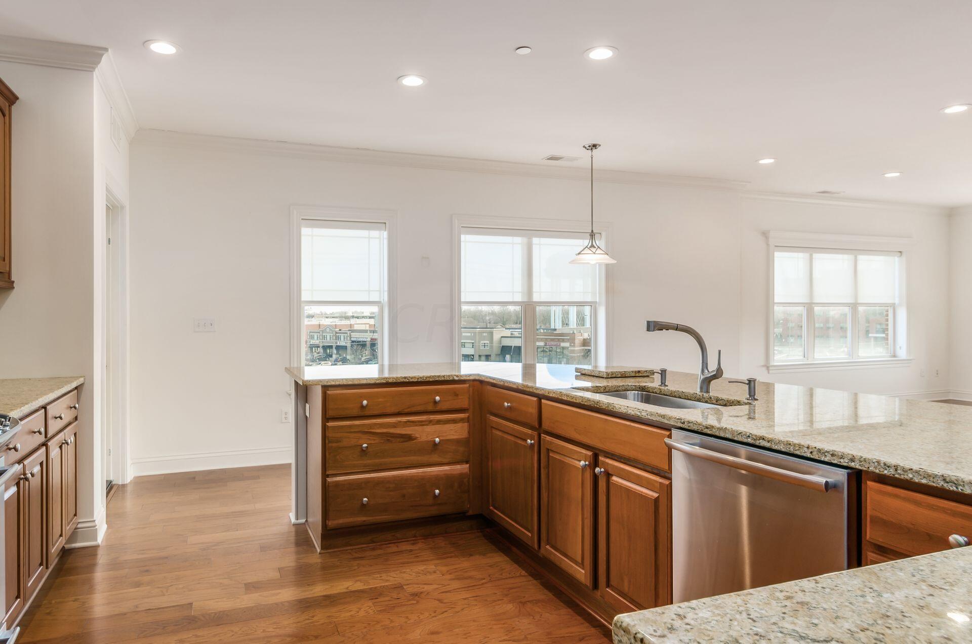 3175 Tremont Road, 402