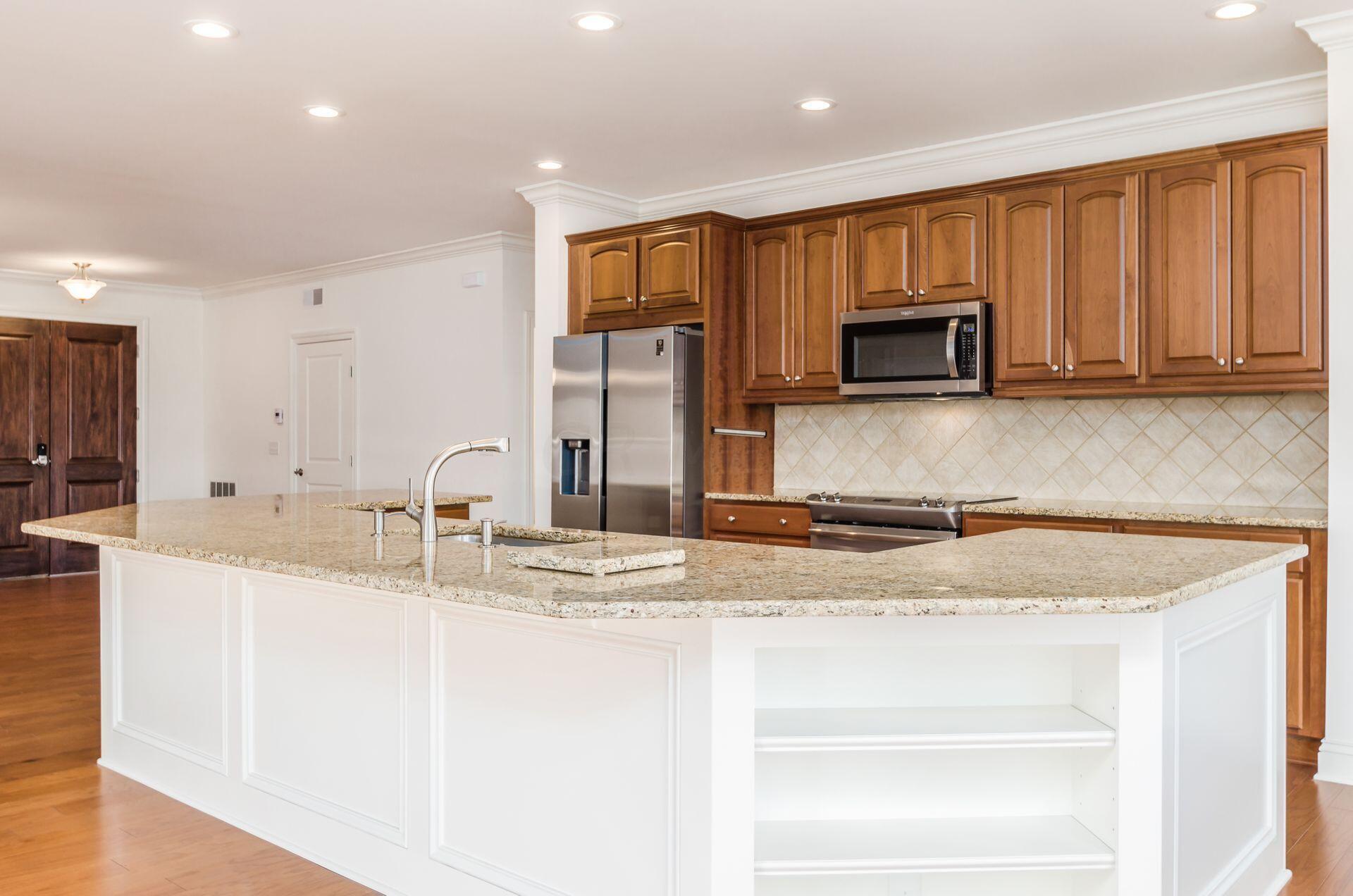 3175 Tremont Road, 402