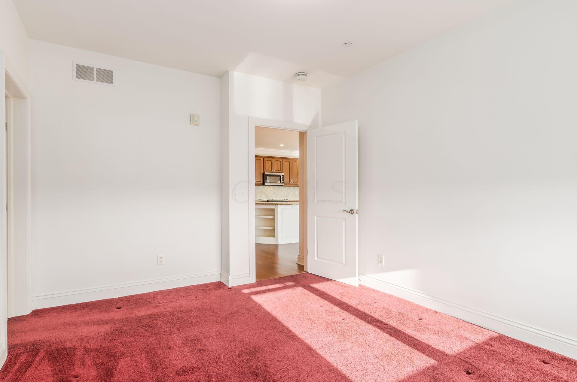 3175 Tremont Road, 402