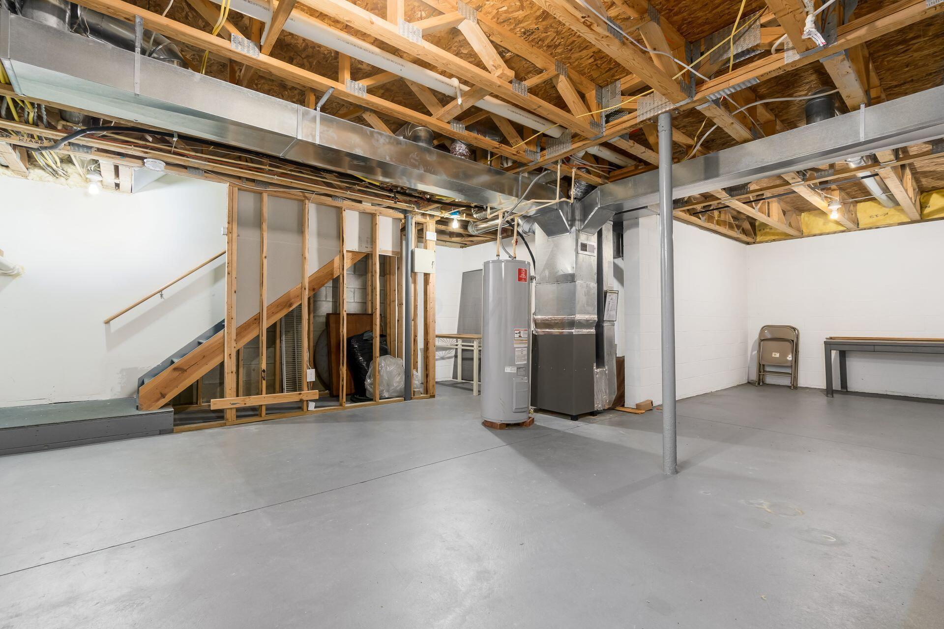 1159 Park Drive, 201