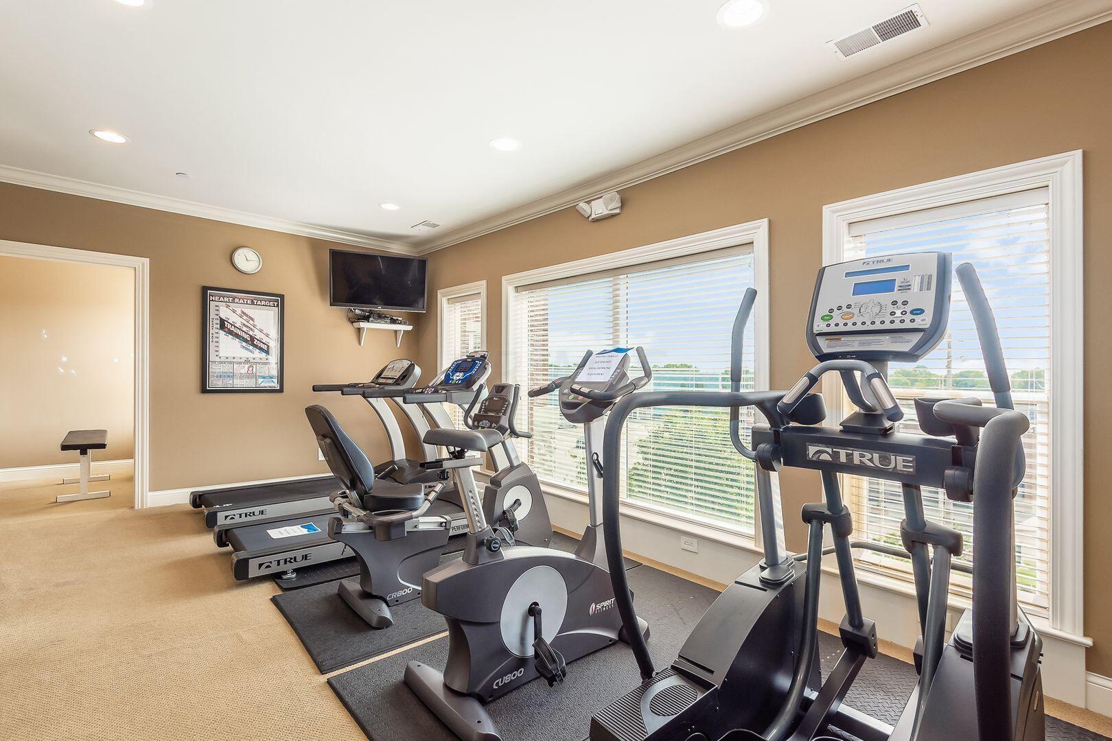 3175 Tremont Road, 303