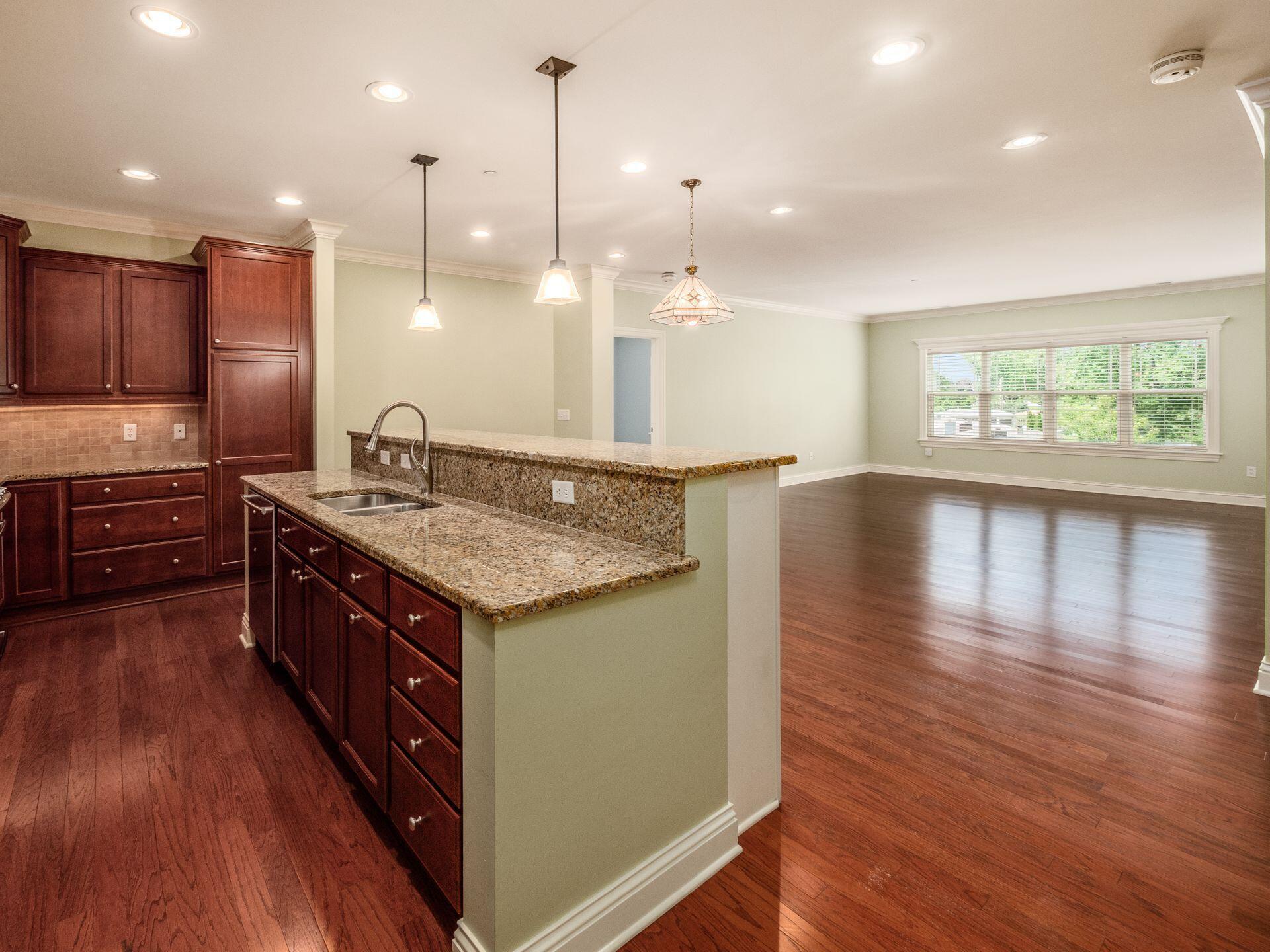 3175 Tremont Road, 303