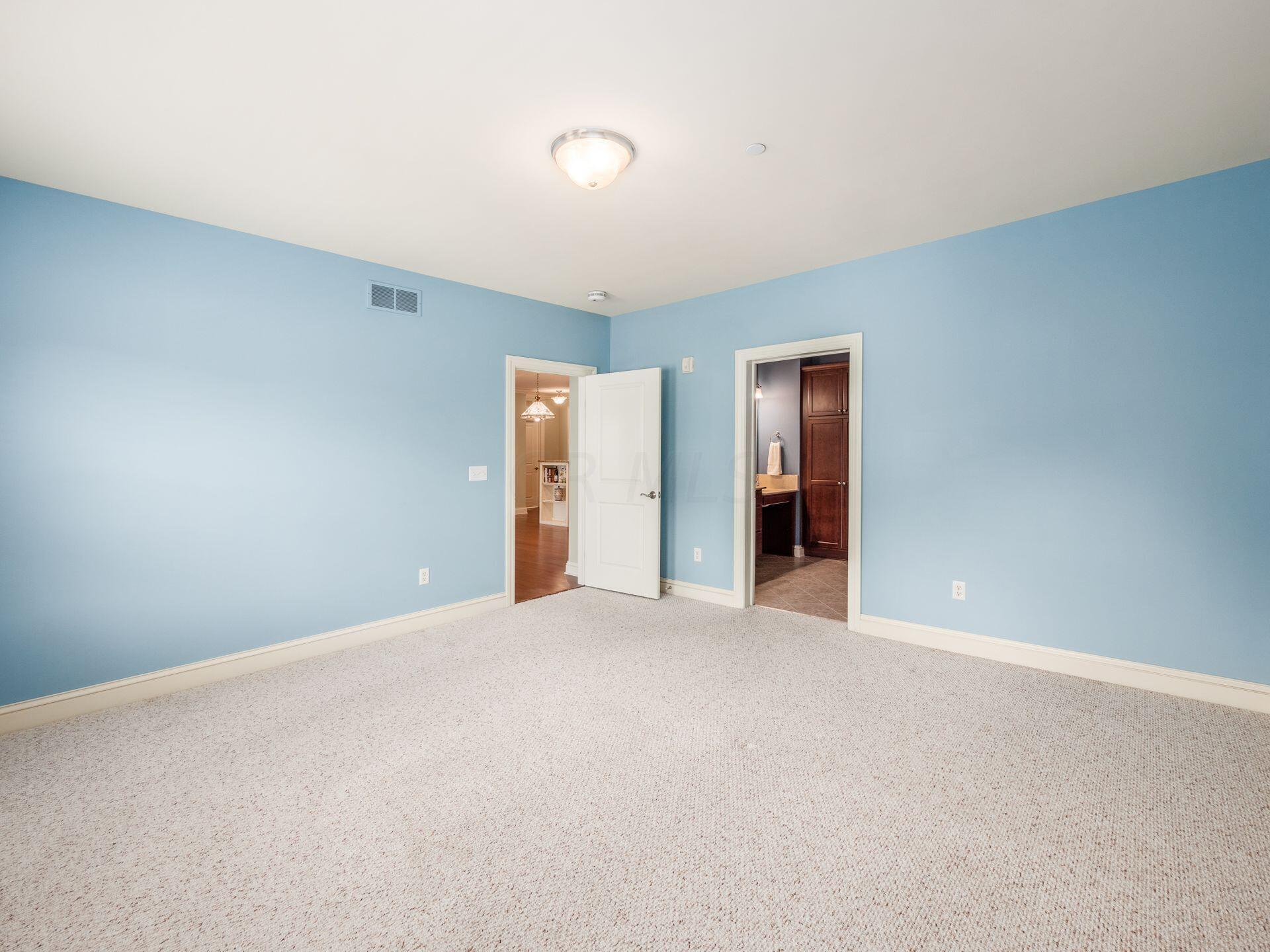 3175 Tremont Road, 303