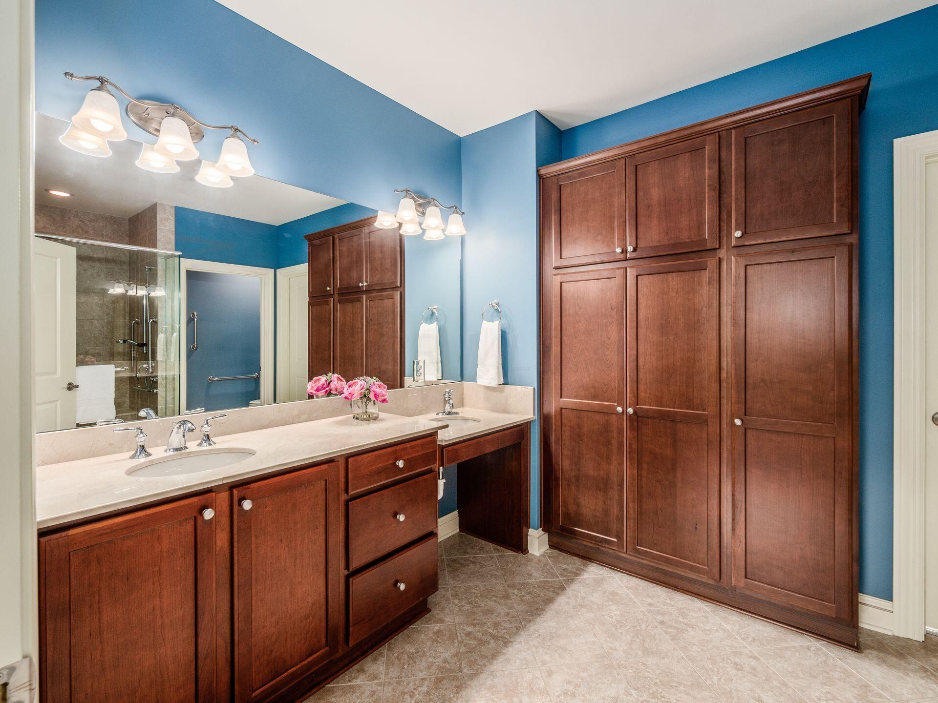 3175 Tremont Road, 303