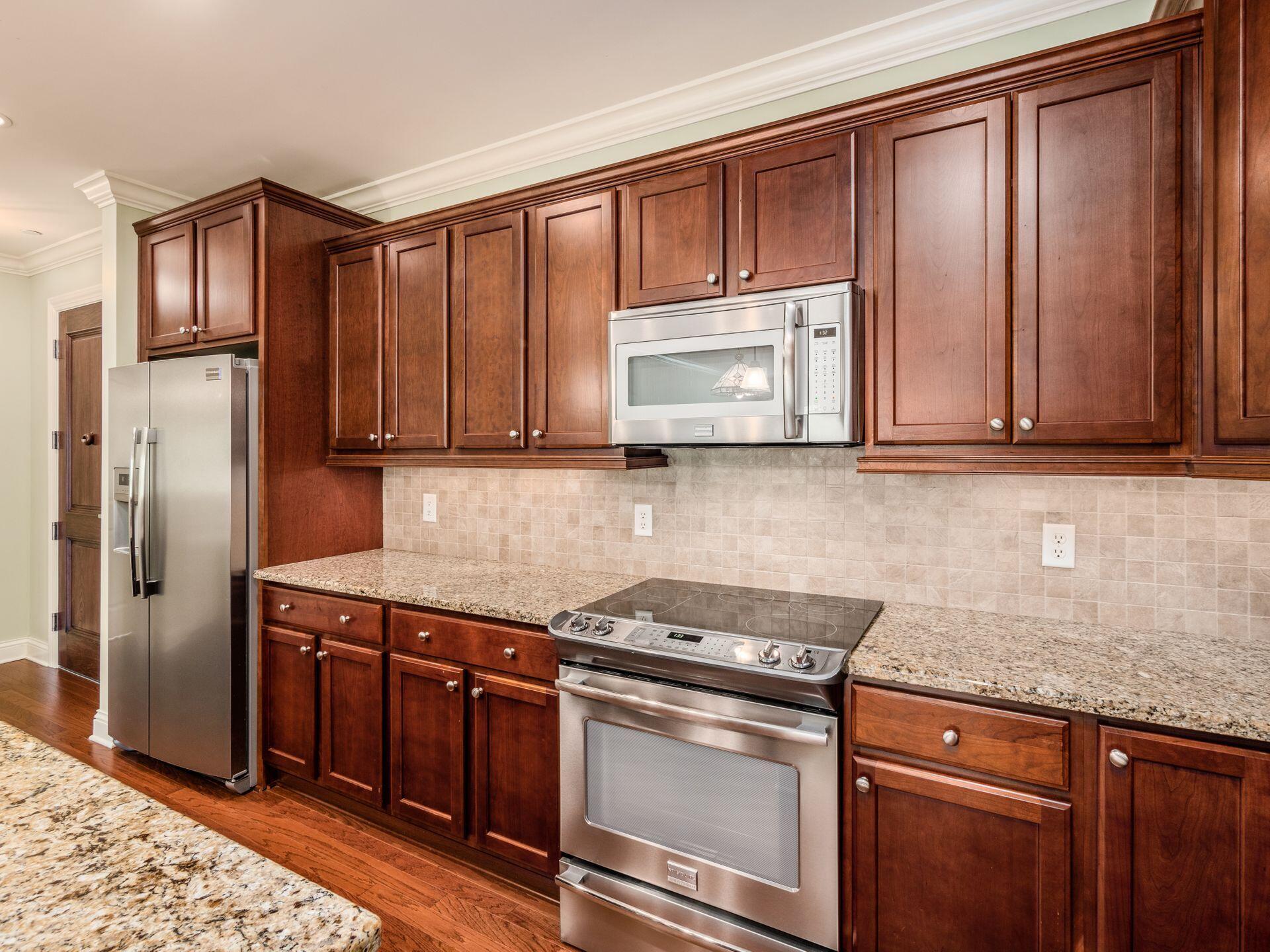 3175 Tremont Road, 303