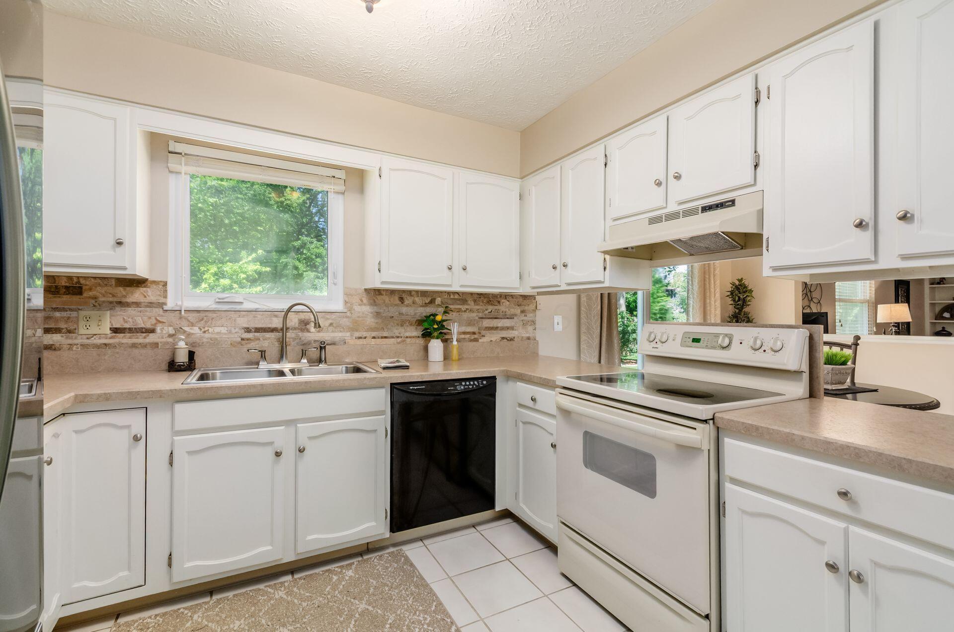 7771 Strathmoore Road