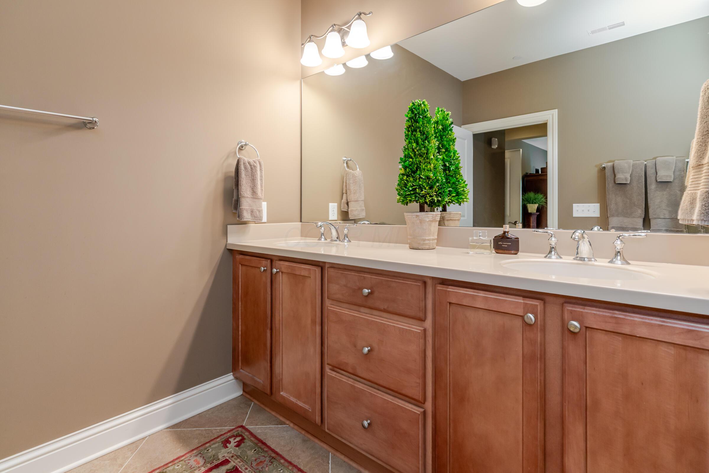 3175 Tremont Road, 511