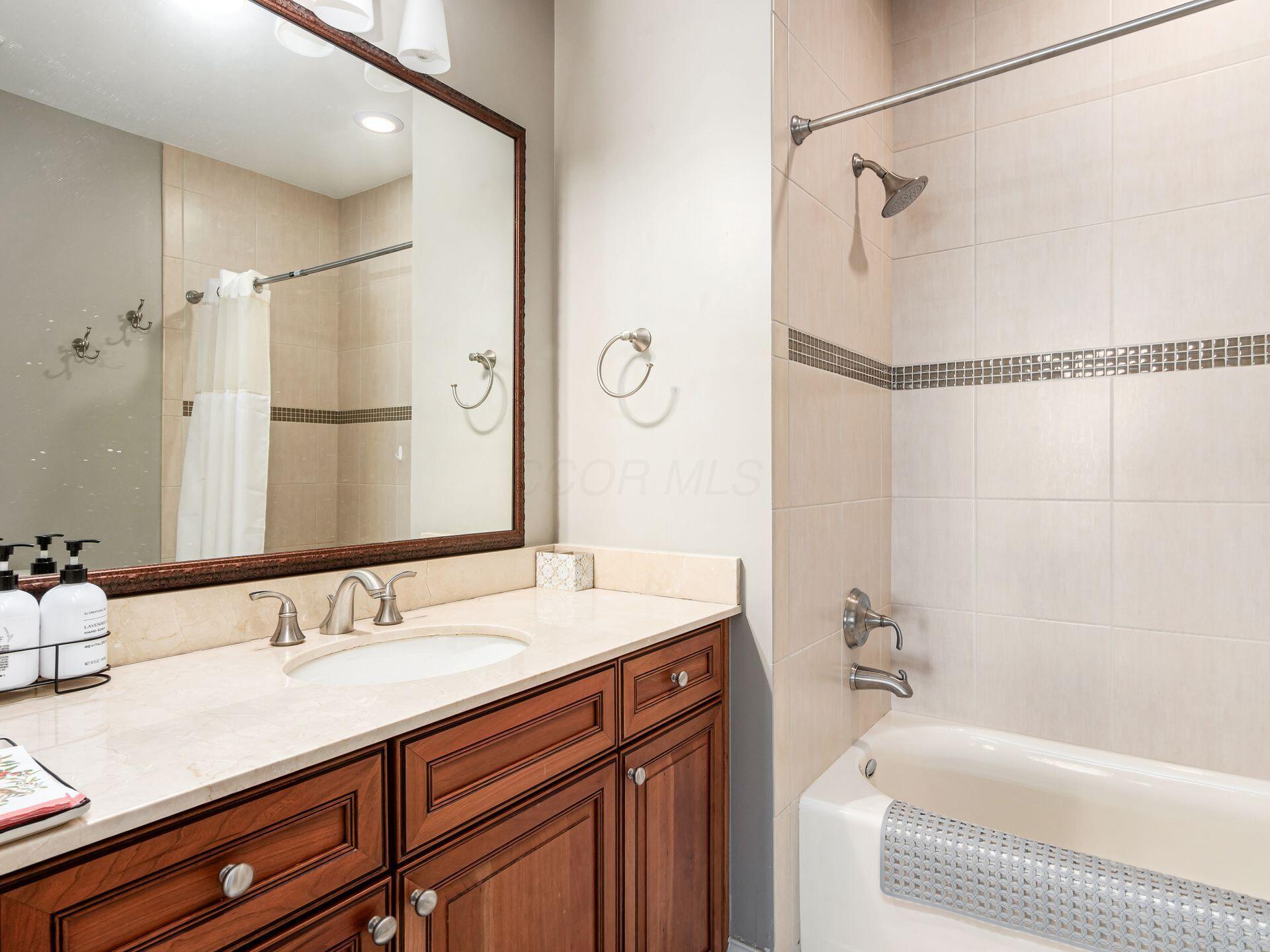 3175 Tremont Road, 504