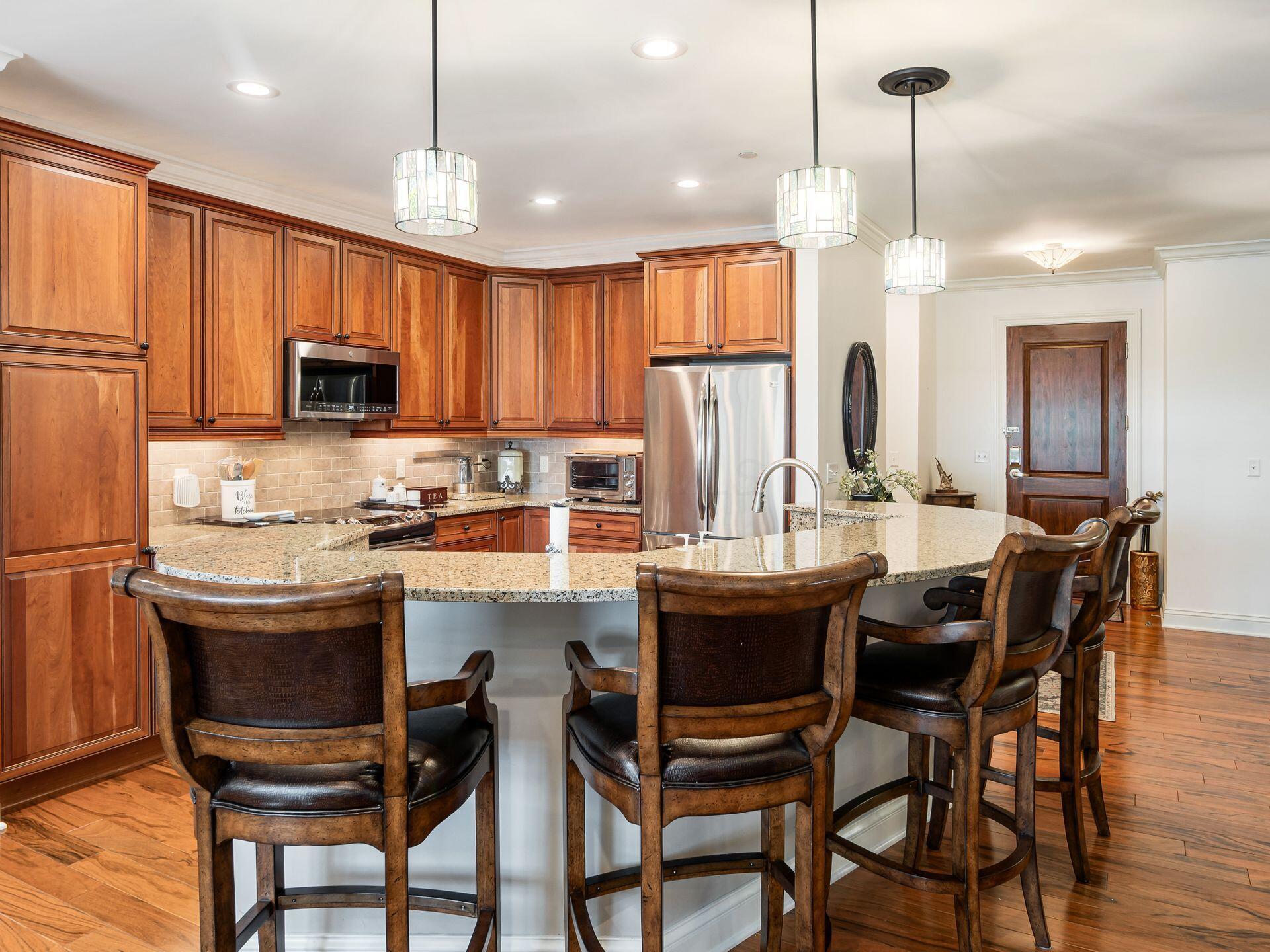 3175 Tremont Road, 504