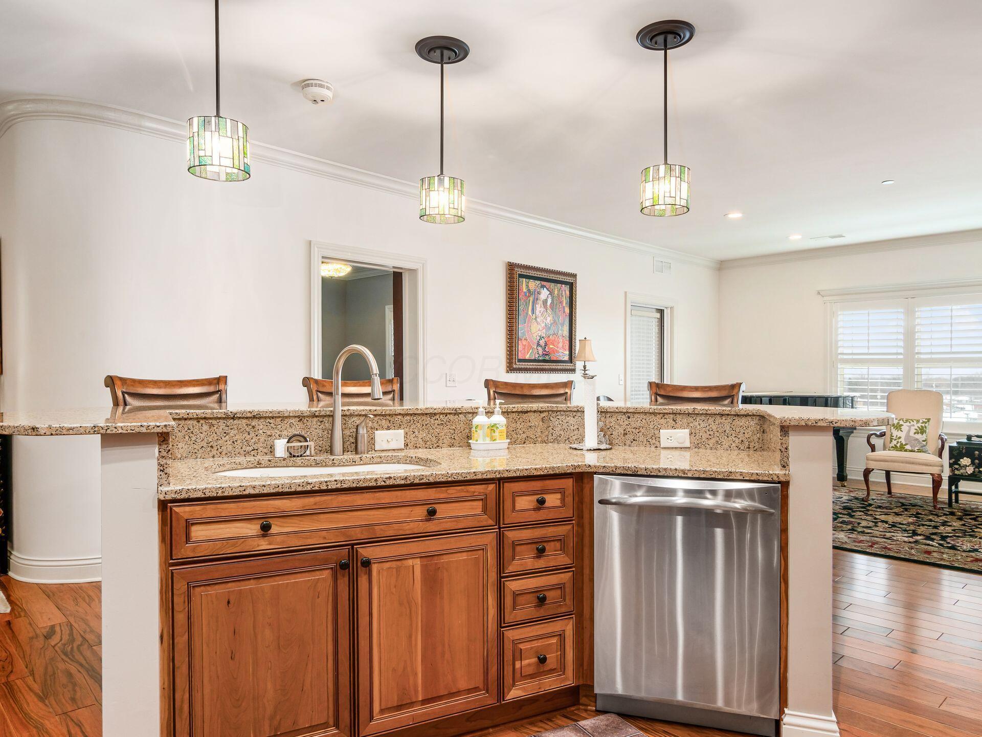 3175 Tremont Road, 504