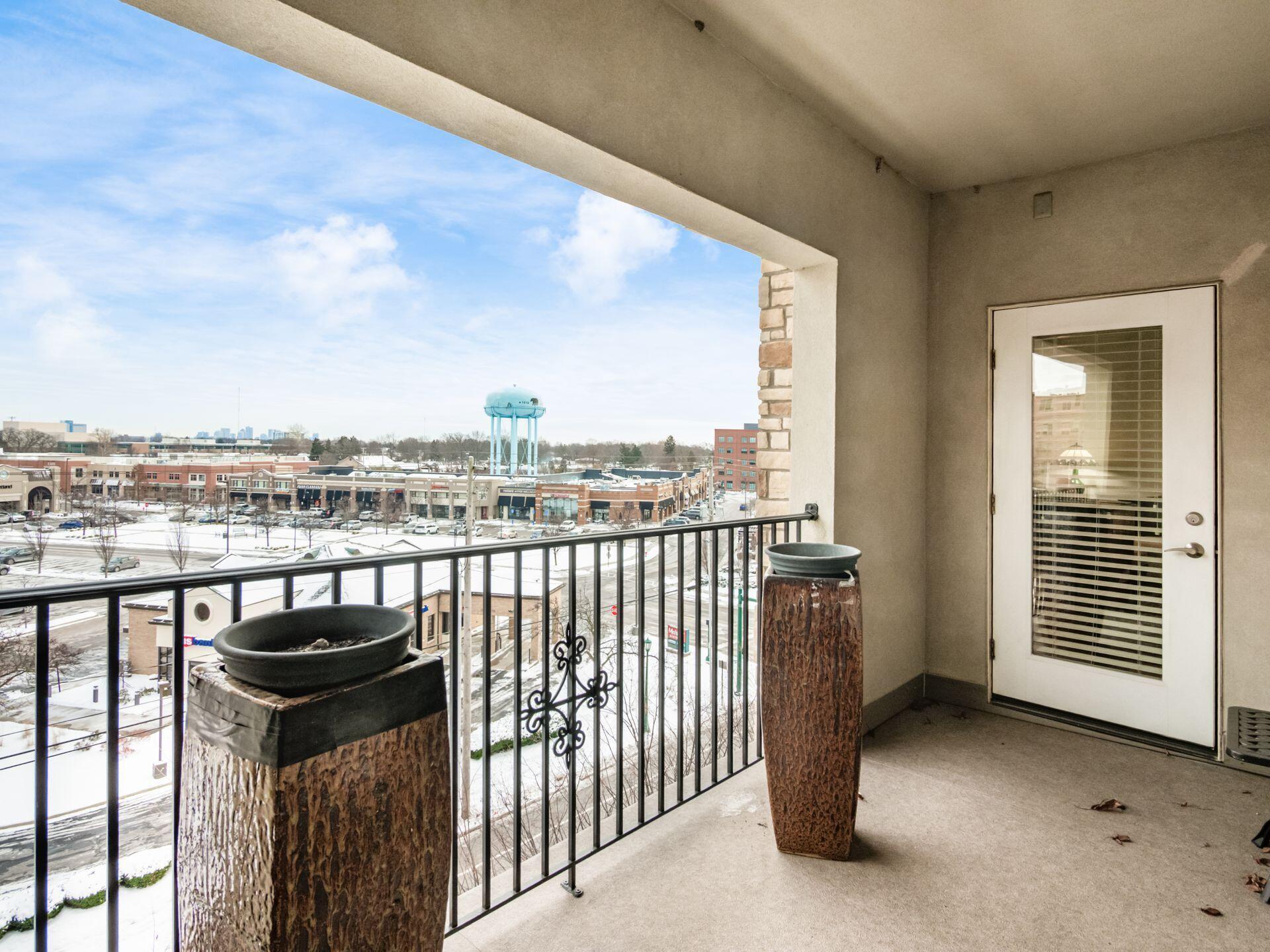 3175 Tremont Road, 504