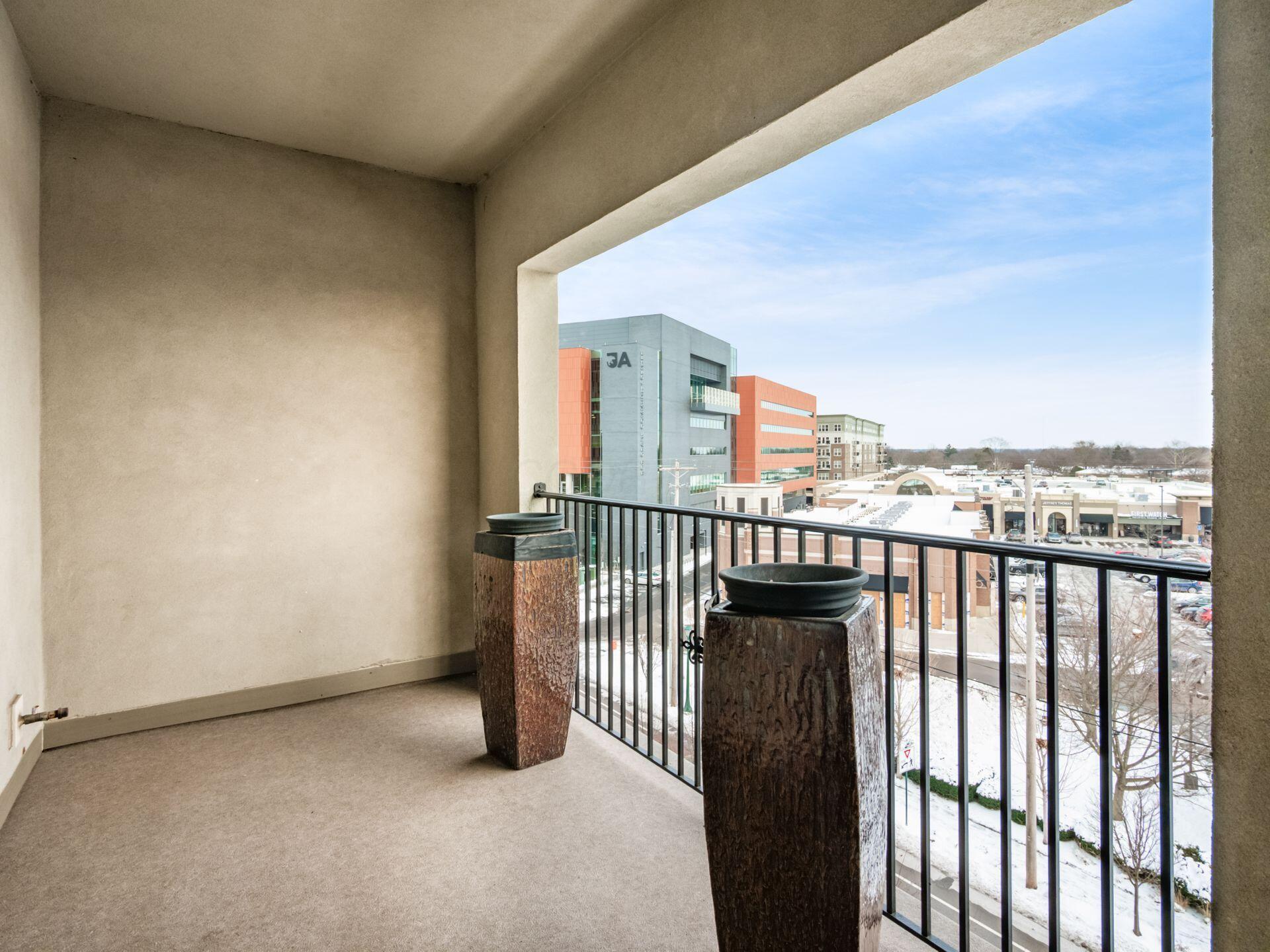 3175 Tremont Road, 504