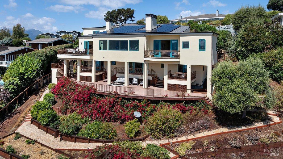 9 Francisco Vista Court