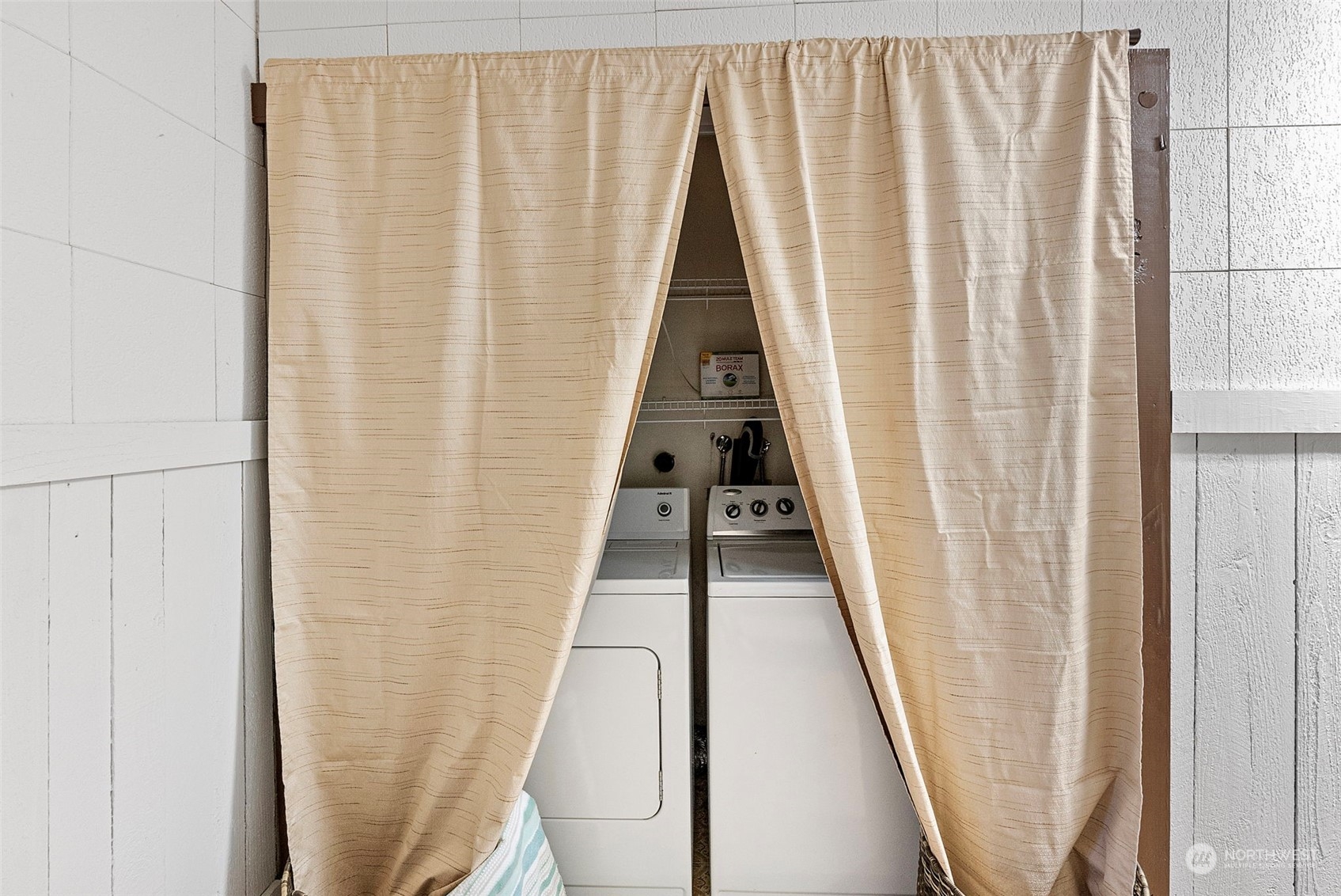 14208 Meadowlark Drive NW