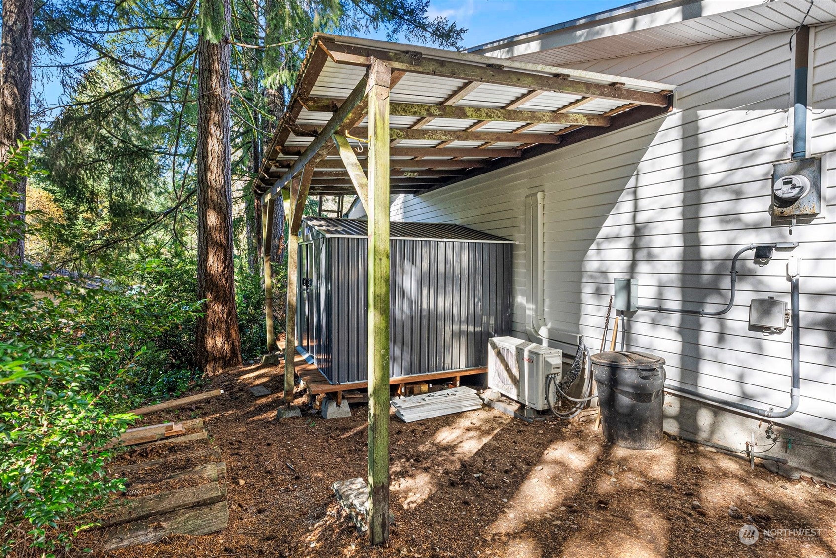 14208 Meadowlark Drive NW