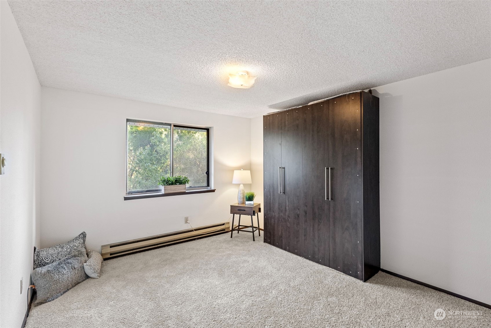 14208 Meadowlark Drive NW