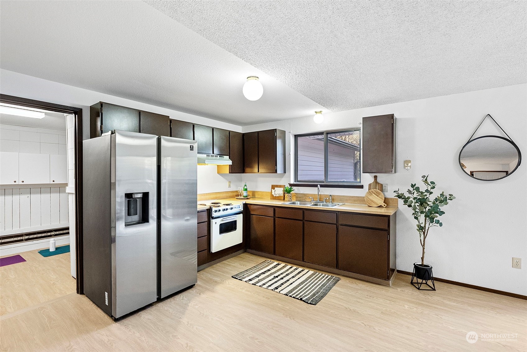 14208 Meadowlark Drive NW