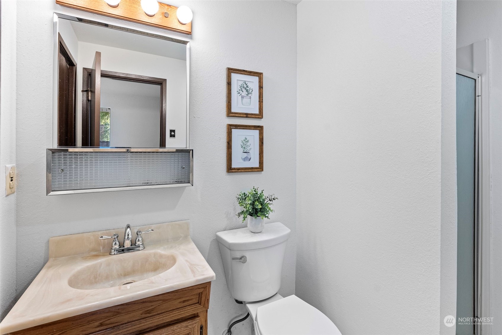 14208 Meadowlark Drive NW