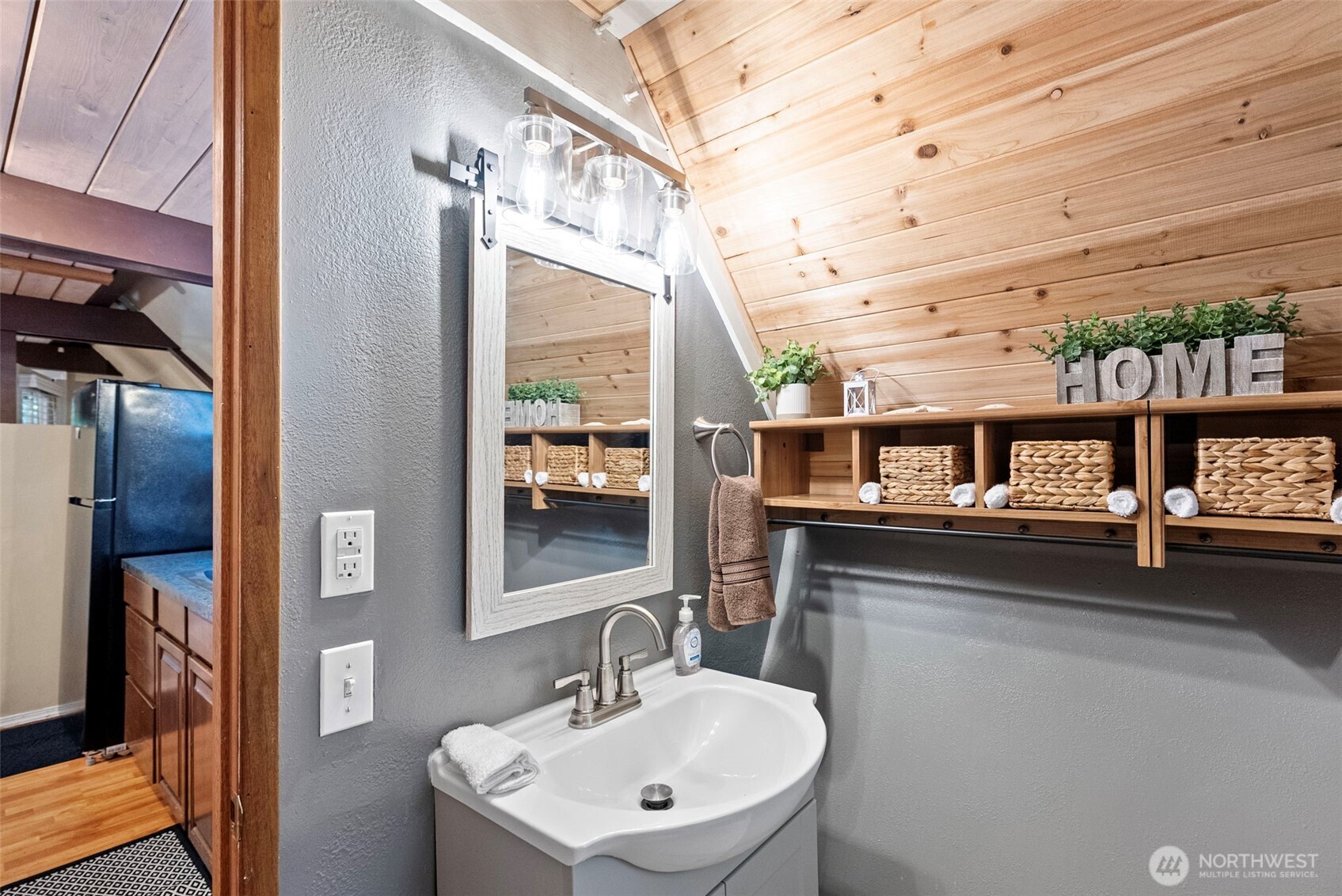 111 N Skokomish Drive