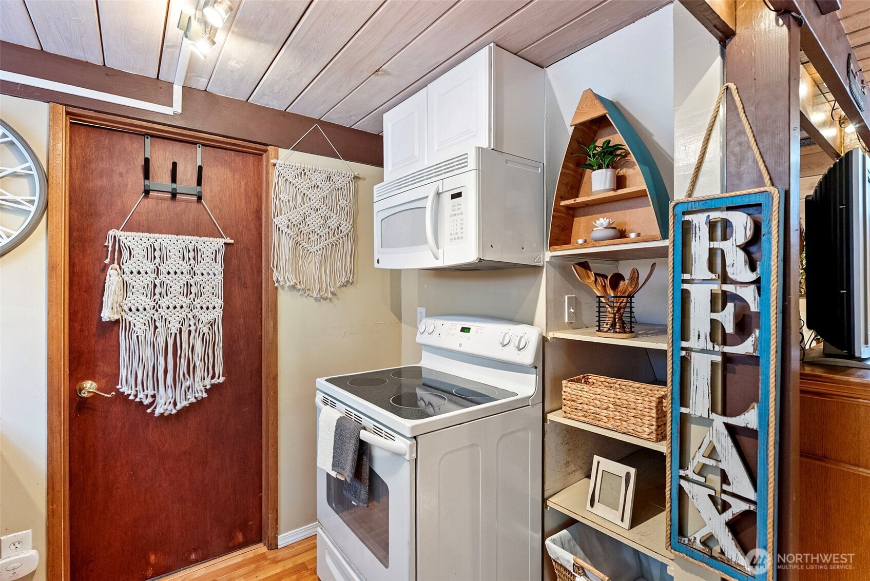 111 N Skokomish Drive