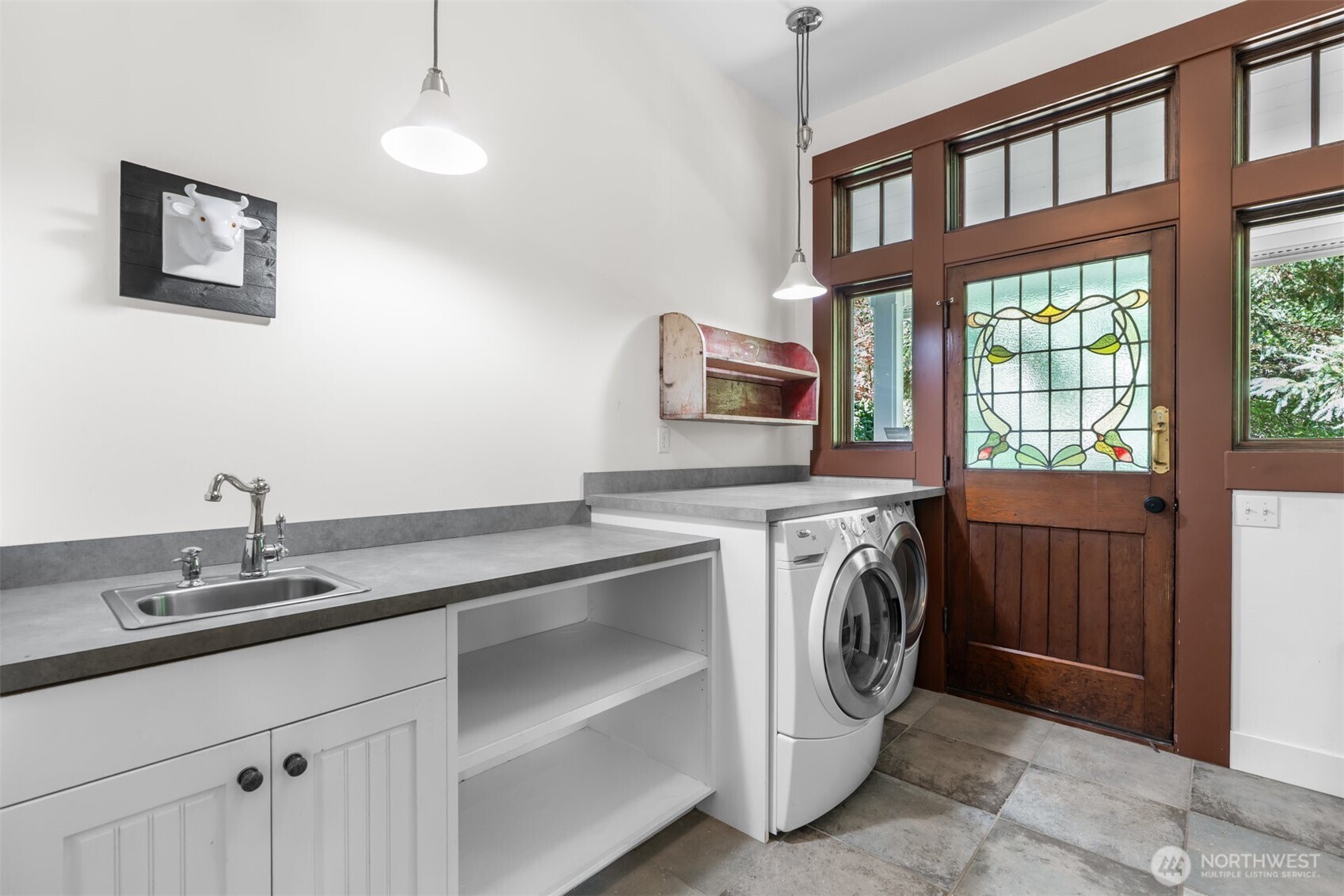 9411 - 9415 Key Peninsula Highway SW