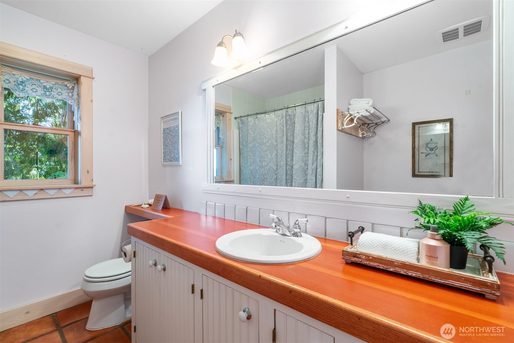 9411 - 9415 Key Peninsula Highway SW