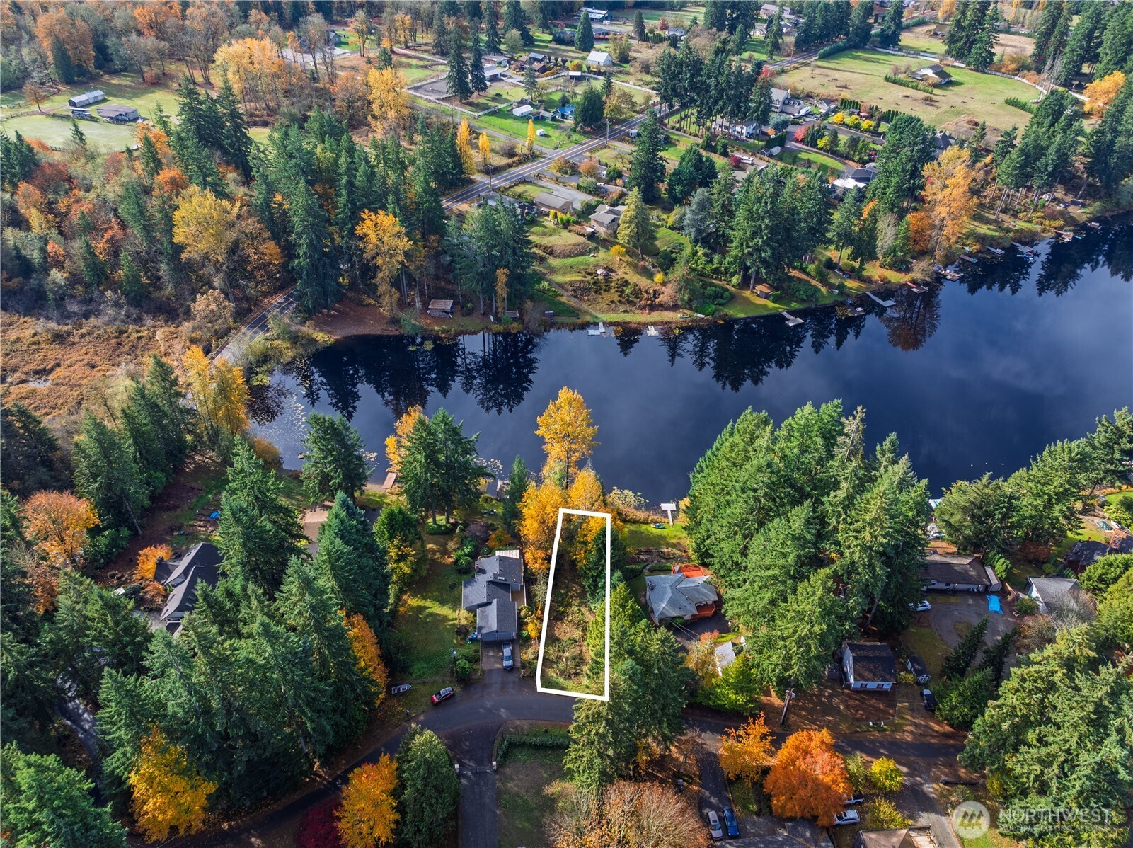 33401 E Lake Holm Drive SE