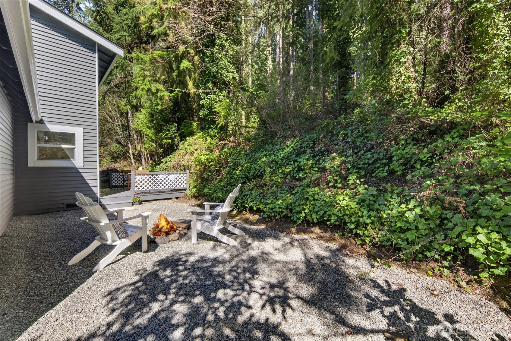 20017 Locust Way