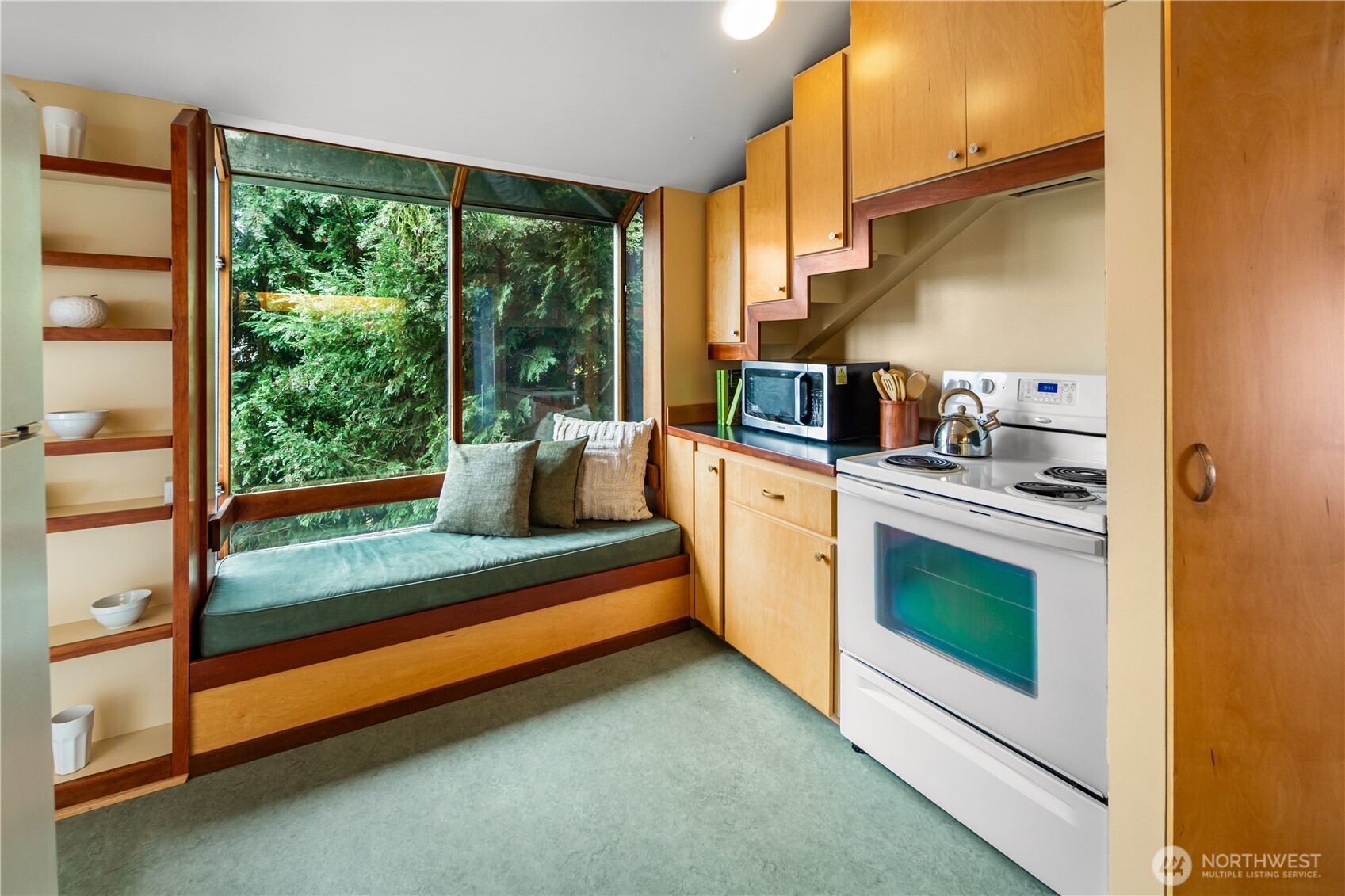 1435 9th Avenue W Unit: 1437