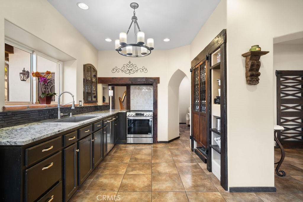 42095 Lorraine Circle