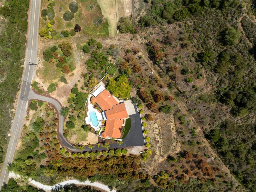 44240 La Cruz Drive