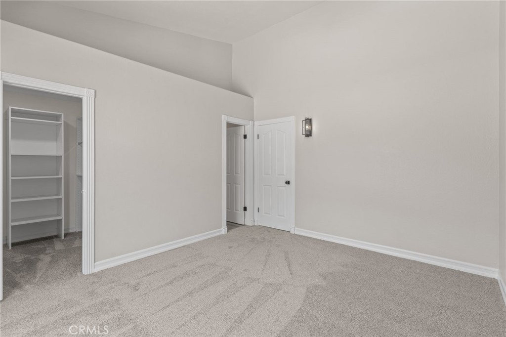 44240 La Cruz Drive
