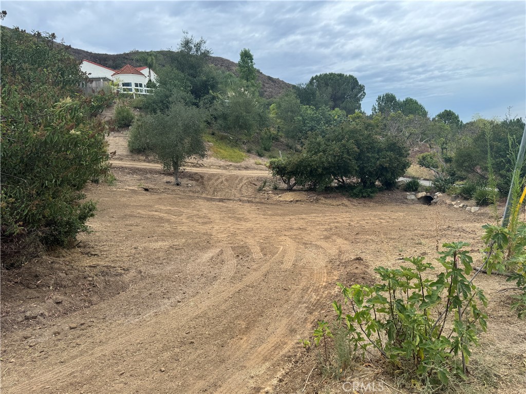 44240 La Cruz Drive