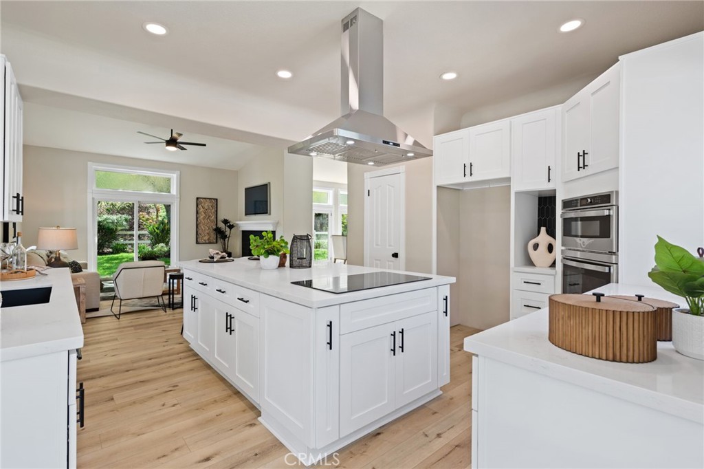 44240 La Cruz Drive