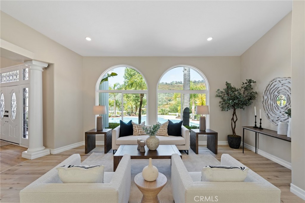 44240 La Cruz Drive