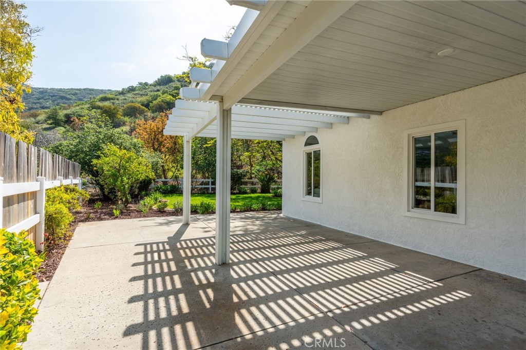 44240 La Cruz Drive
