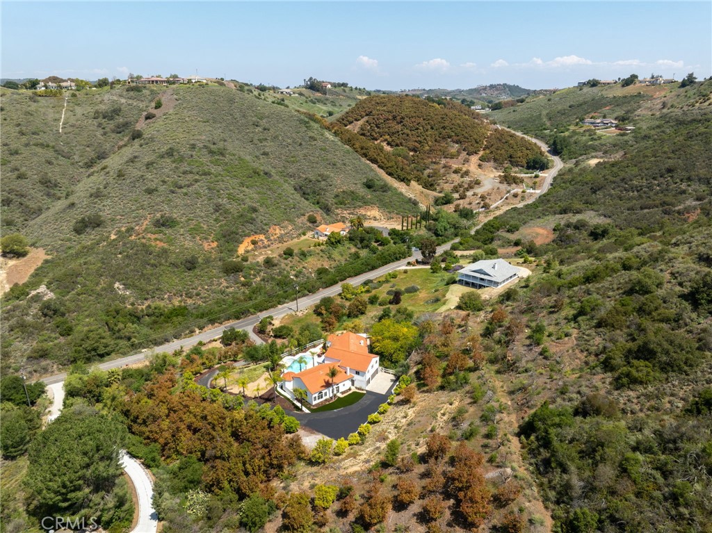 44240 La Cruz Drive