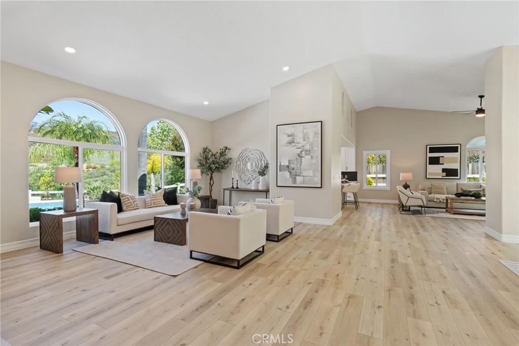 44240 La Cruz Drive
