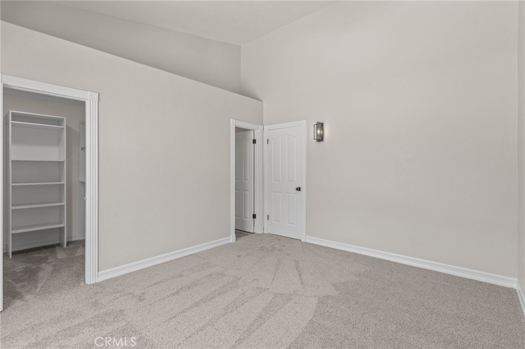 44240 La Cruz Drive