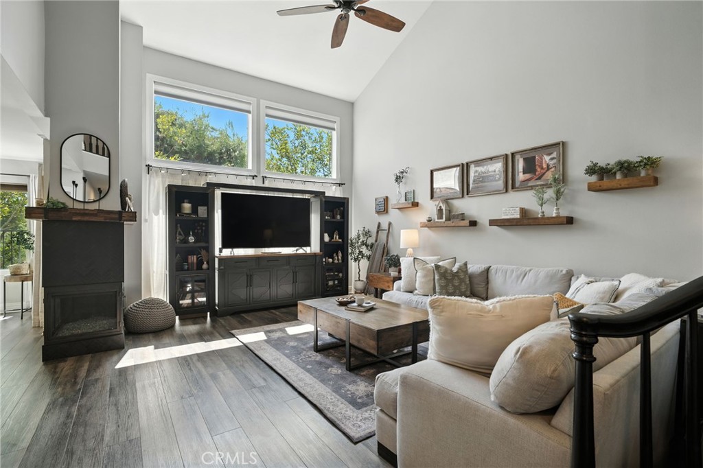 38554 Lochinvar Court